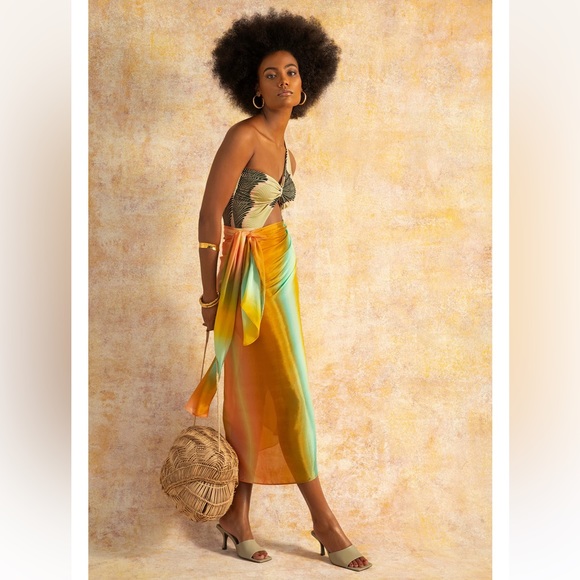 Fe Noel Sundance Sarong - Picture 2 of 3